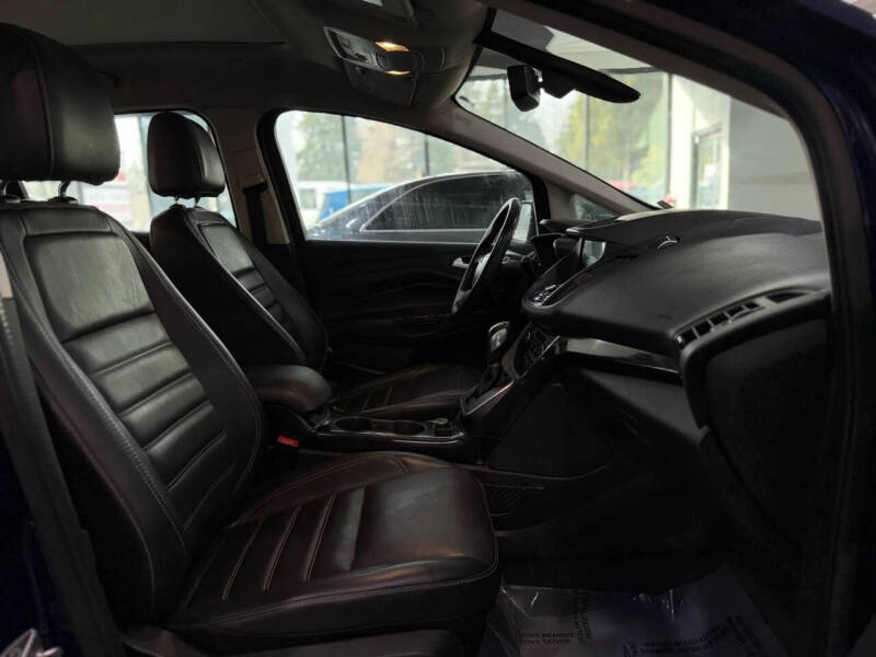 2017 Ford C-MAX Energi Titanium