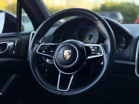 2017 Porsche Cayenne S E-Hybrid Platinum Edition
