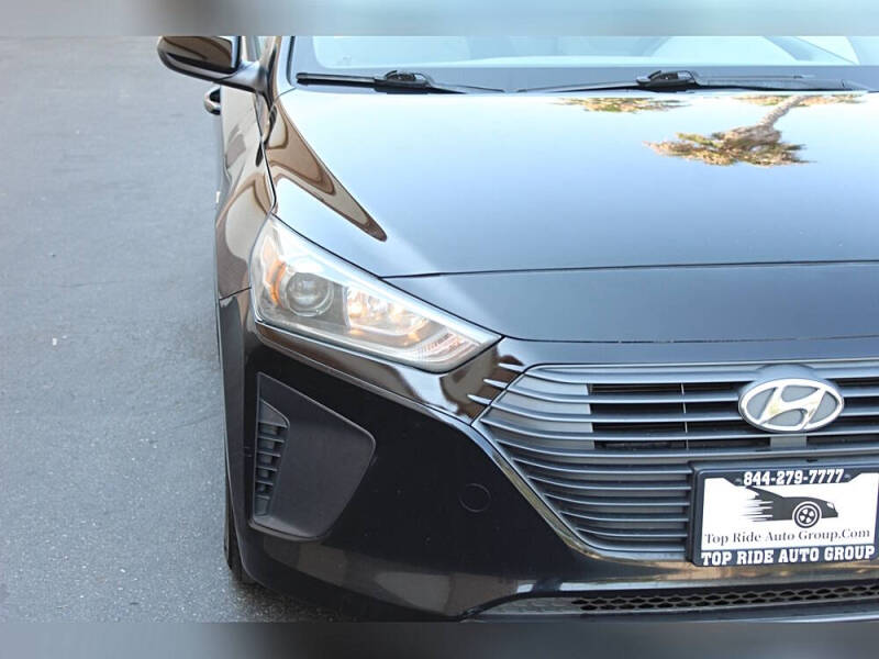 2017 Hyundai Ioniq Hybrid Blue