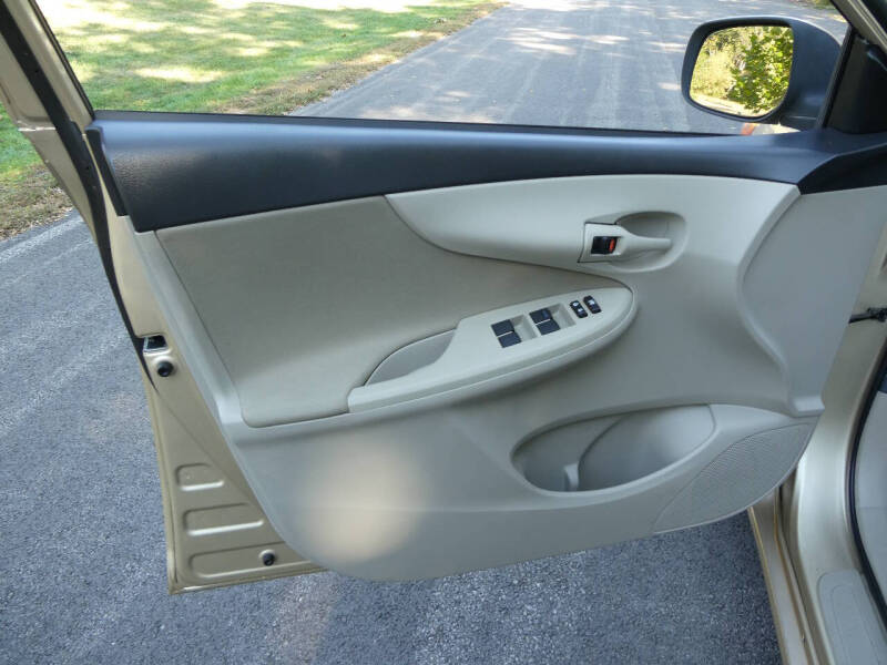 2012 Toyota Corolla LE