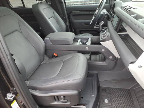 2023 Land Rover Defender 110 SE