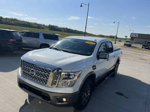 2017 Nissan Titan Platinum Reserve