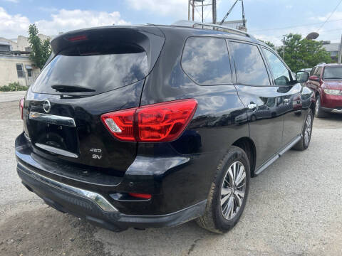 2018 Nissan Pathfinder SV