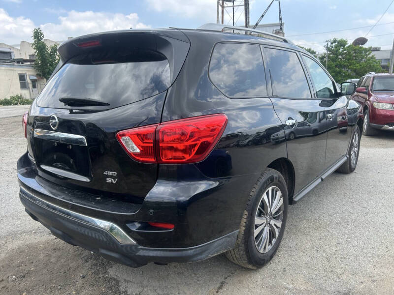 2018 Nissan Pathfinder SV