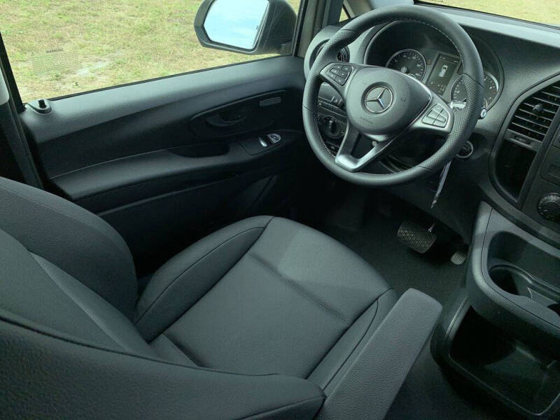 2023 Mercedes-Benz Metris Passenger