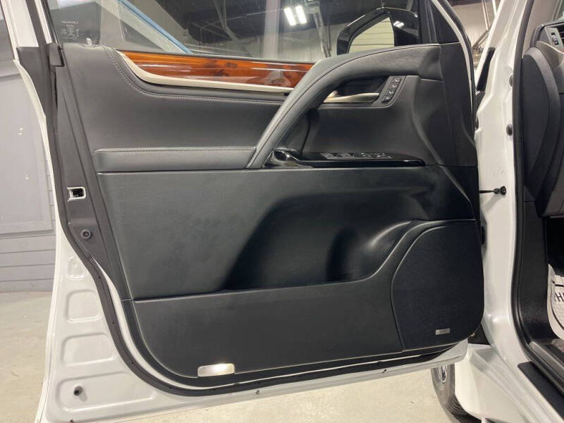 2019 Lexus LX 570