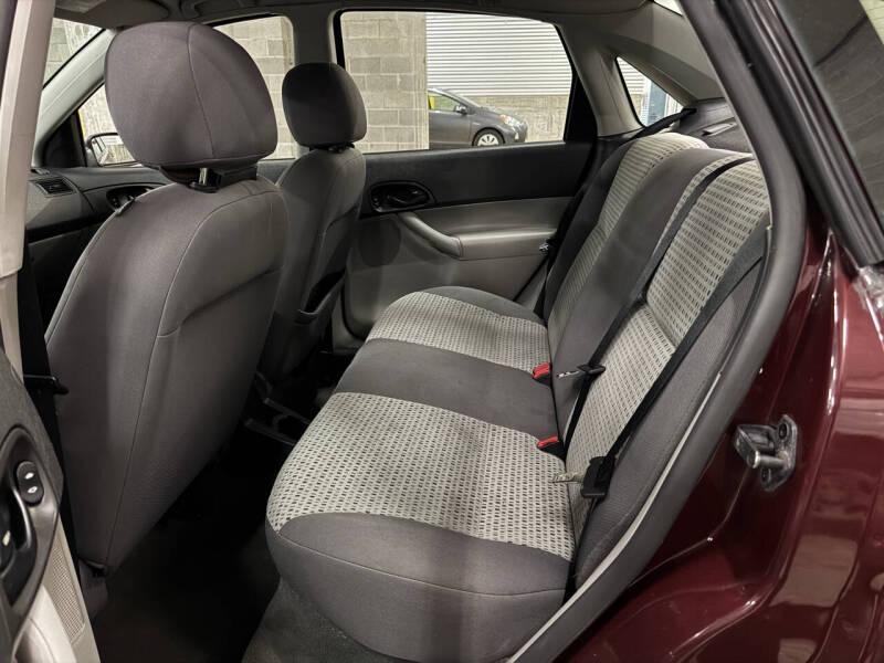 2007 Ford Focus ZX4 S