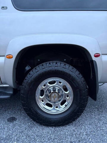 2004 Chevrolet Suburban