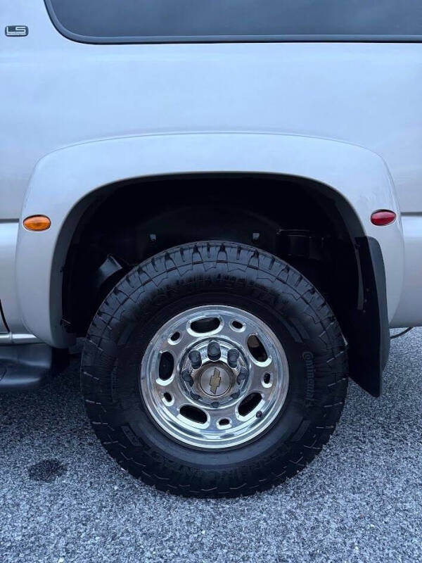 2004 Chevrolet Suburban