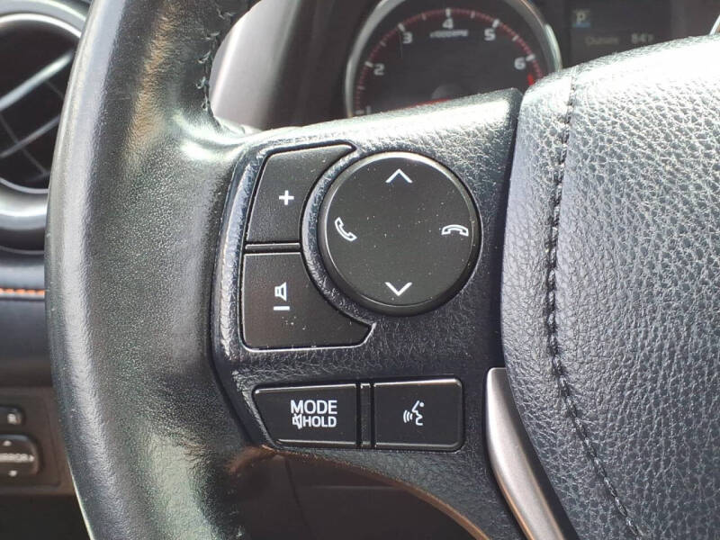2017 Toyota RAV4 SE