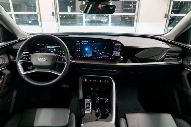 2025 Audi Q5 quattro Premium Plus TFSI