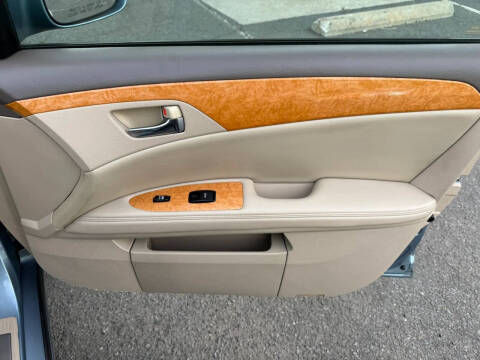2005 Toyota Avalon