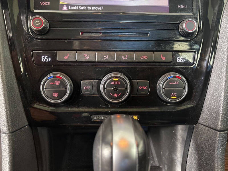 2020 Volkswagen Passat R-Line