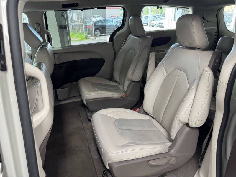 2021 Chrysler Pacifica Hybrid Touring L