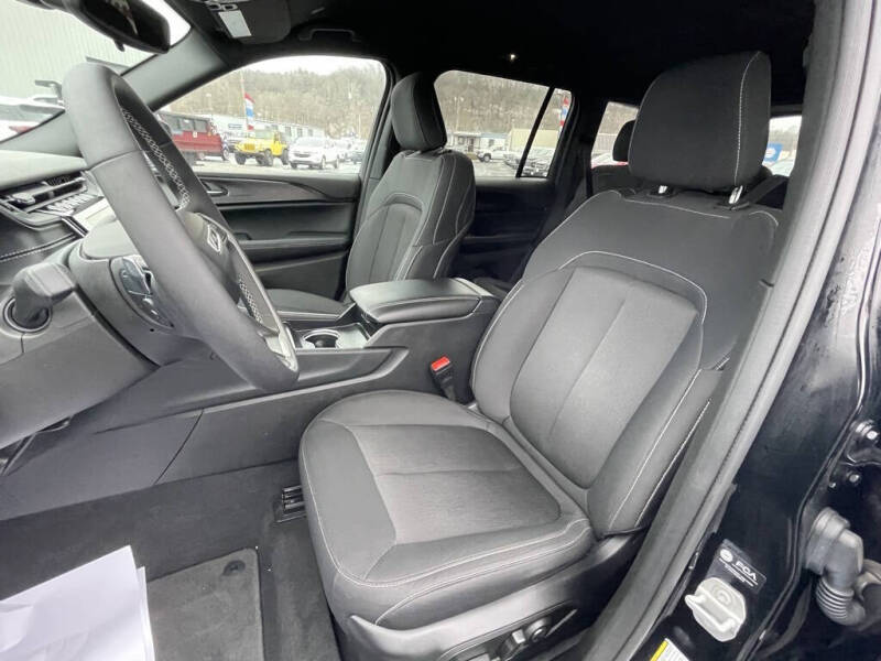 2024 Jeep Grand Cherokee Laredo