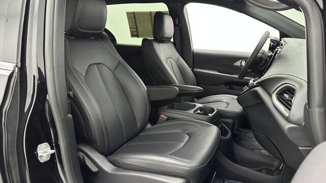 2025 Chrysler Pacifica Plug-In Hybrid