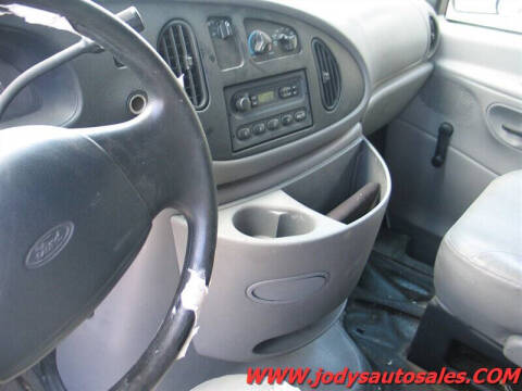 2000 Ford E-250