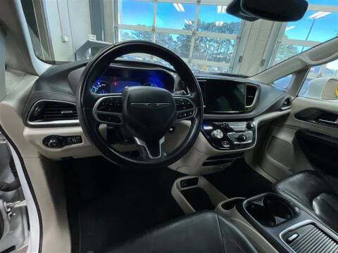 2022 Chrysler Pacifica Hybrid Touring L