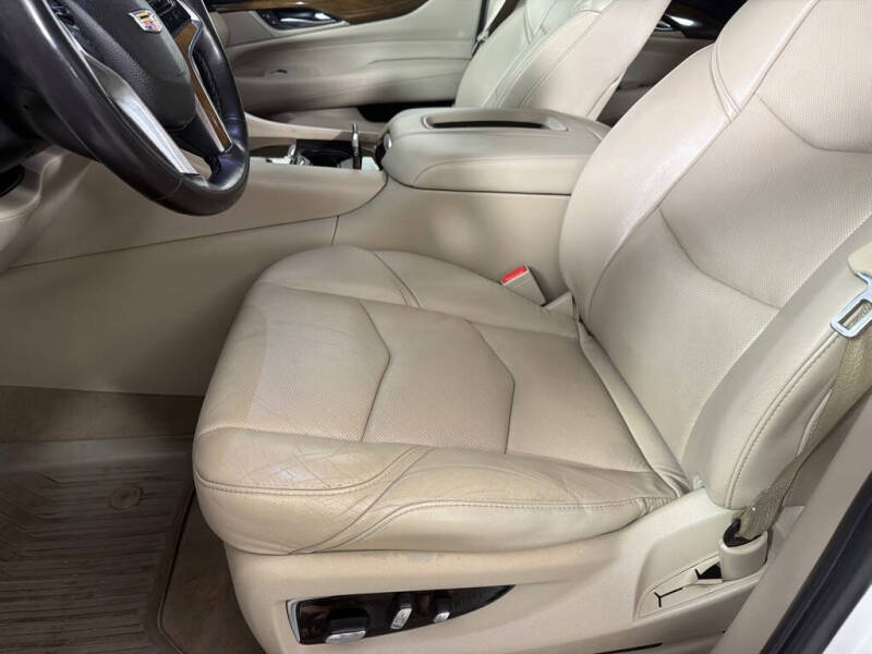 2019 Cadillac Escalade Luxury