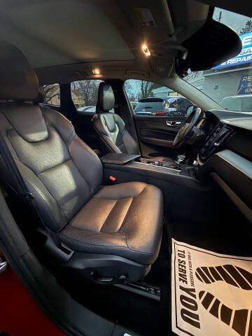 2020 Volvo XC60 T6 Momentum