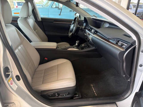 2017 Lexus ES 350