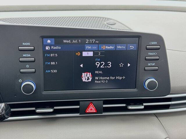 2025 Hyundai Elantra SE