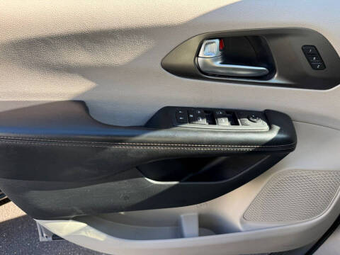 2020 Chrysler Pacifica Touring L