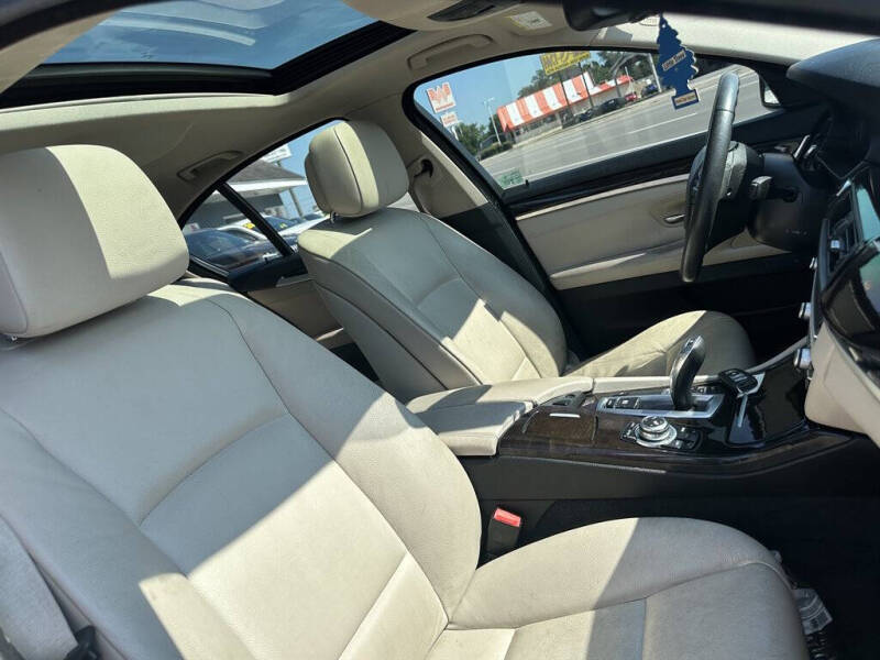 2012 BMW 5 Series 528i