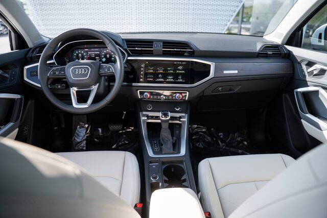 2025 Audi Q3 quattro S line Premium 45 TFSI