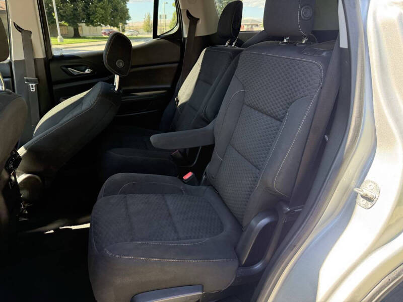 2017 GMC Acadia SLE-2