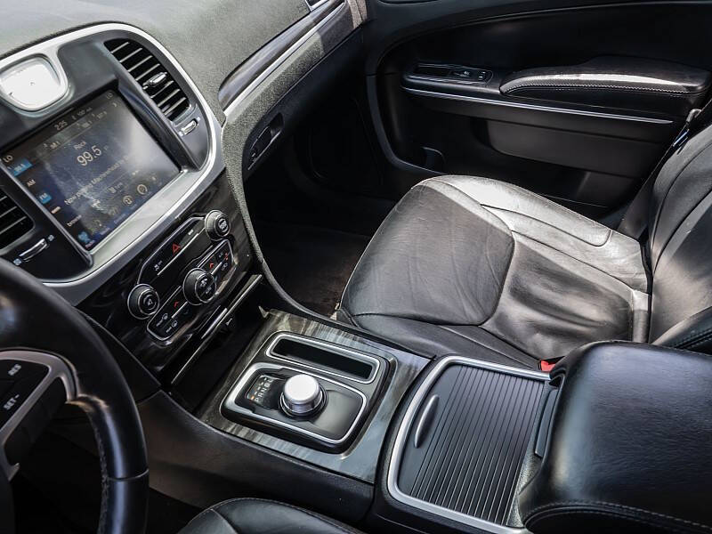 2015 Chrysler 300 Limited