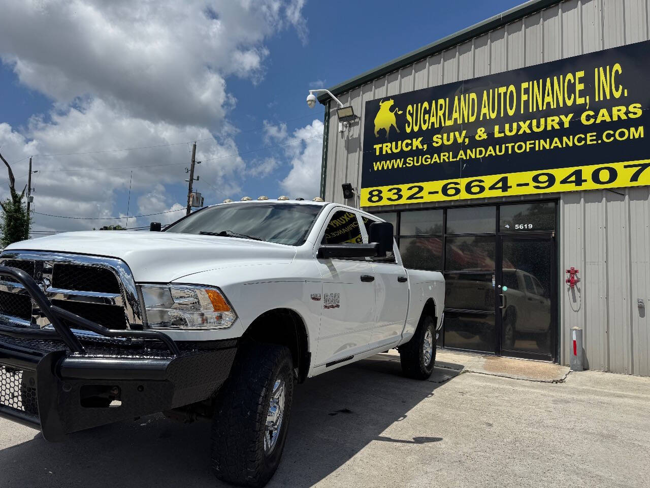 White 2014 Ram 2500 Tradesman 4x4 Tradesman 4dr Crew Cab 6.3 ft. SB Pickup 1