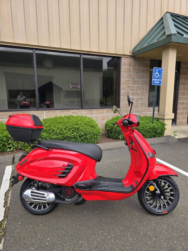 2025 Ice Bear Classic 150cc Scooter