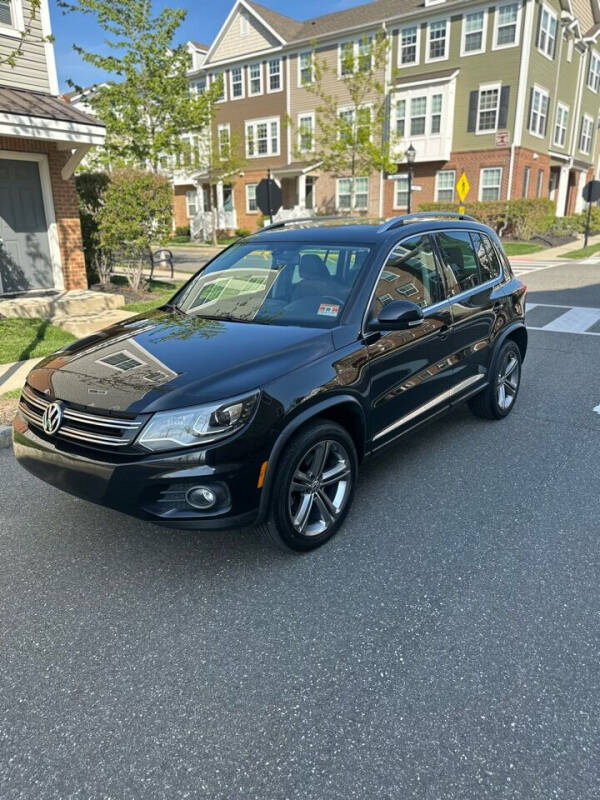 2017 Volkswagen Tiguan for sale at CarsHut in Lodi NJ