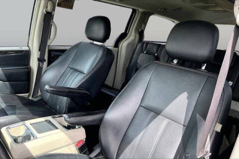 2014 Chrysler Town and Country Touring