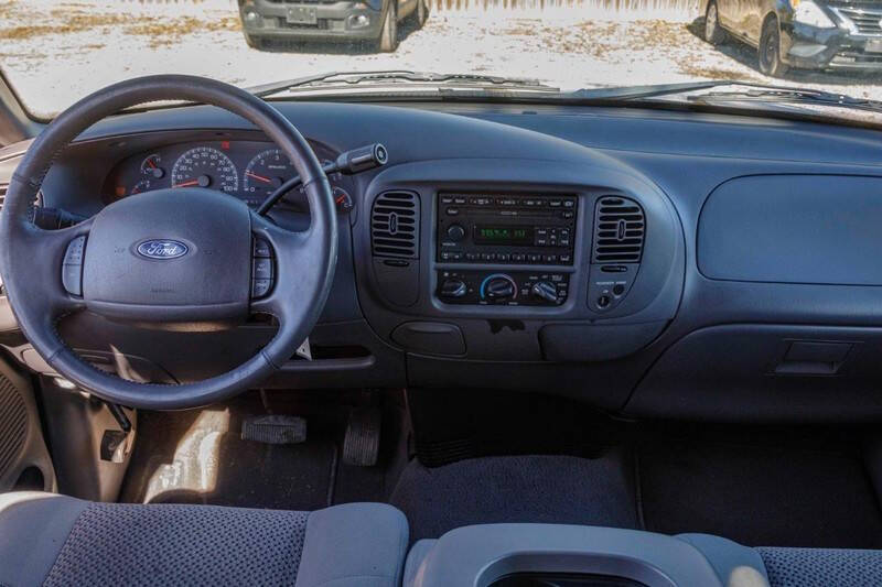 2003 Ford F-150 XLT photo 14