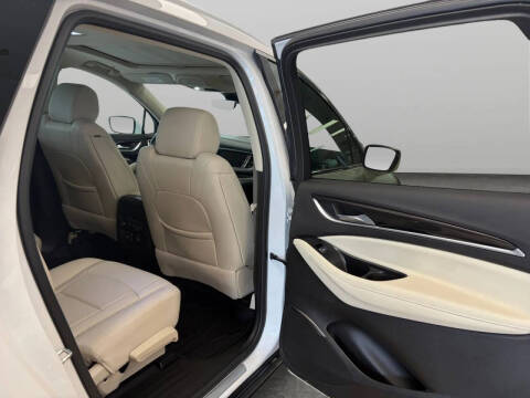2022 Buick Enclave Essence