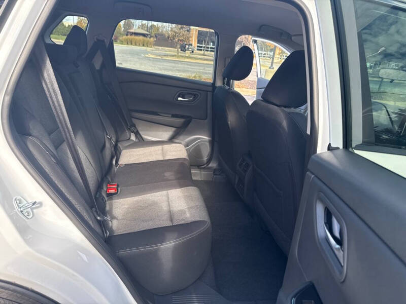 2025 Nissan Rogue SV