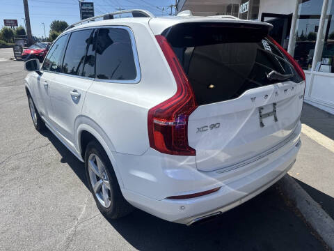 2016 Volvo XC90 T5 Momentum