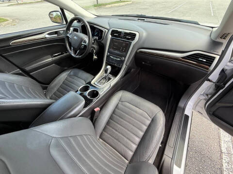2014 Ford Fusion SE