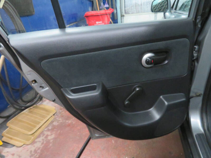 2010 Nissan Versa 1.8 S