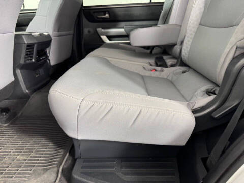2025 Toyota Sequoia SR5