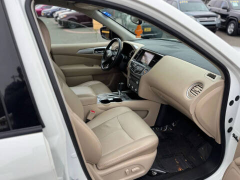 2017 Nissan Pathfinder