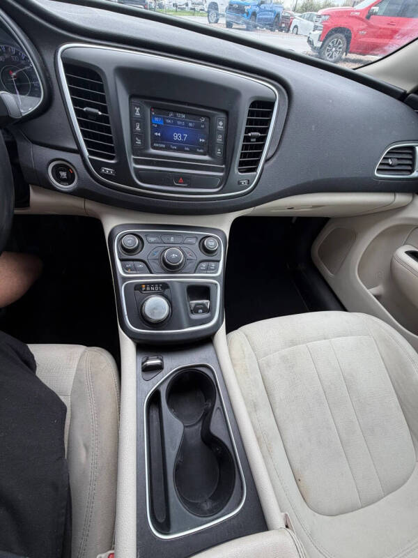 2015 Chrysler 200 Limited