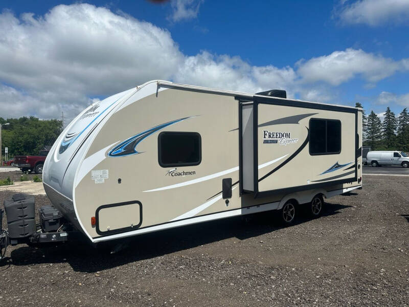 2018 Coachmen Freedom Express 246RKS for sale at VILLAGE AUTO MART LLC in Portage IN