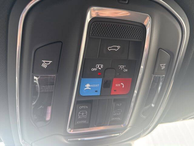 2026 Jeep Grand Cherokee Altitude