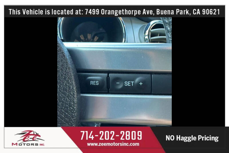 2005 Ford Mustang V6 Deluxe