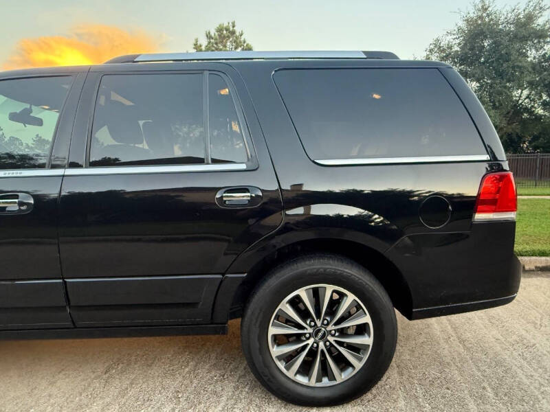 2017 Lincoln Navigator Select