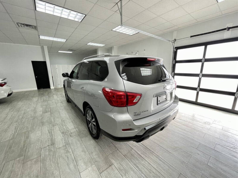 2019 Nissan Pathfinder SV