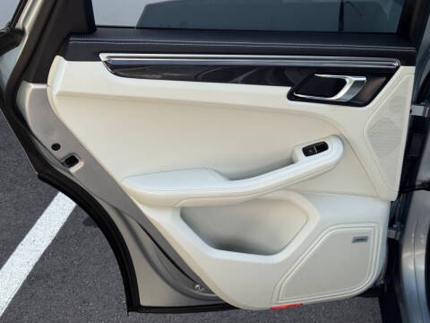 2023 Porsche Macan S